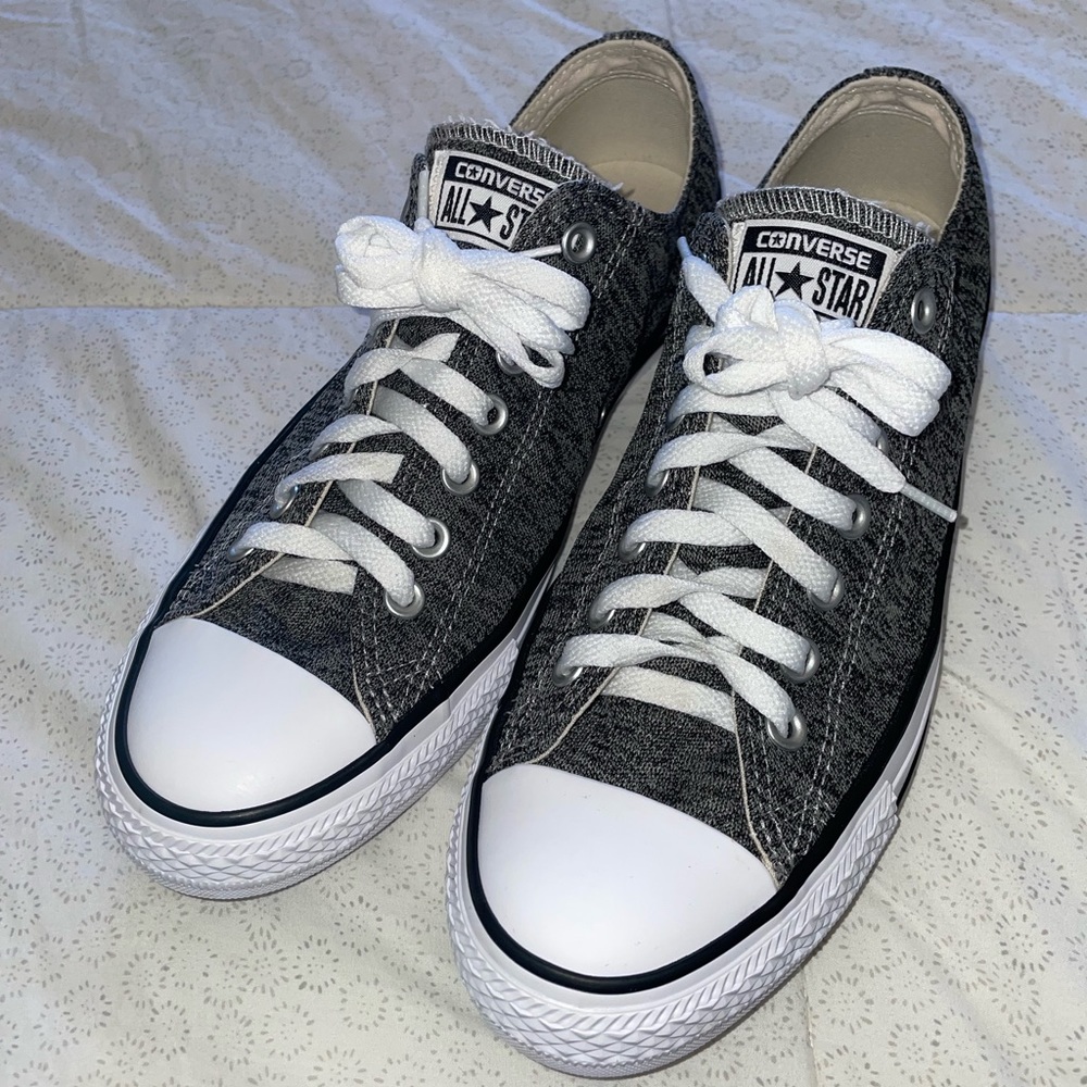Converse Sneakers Black and White